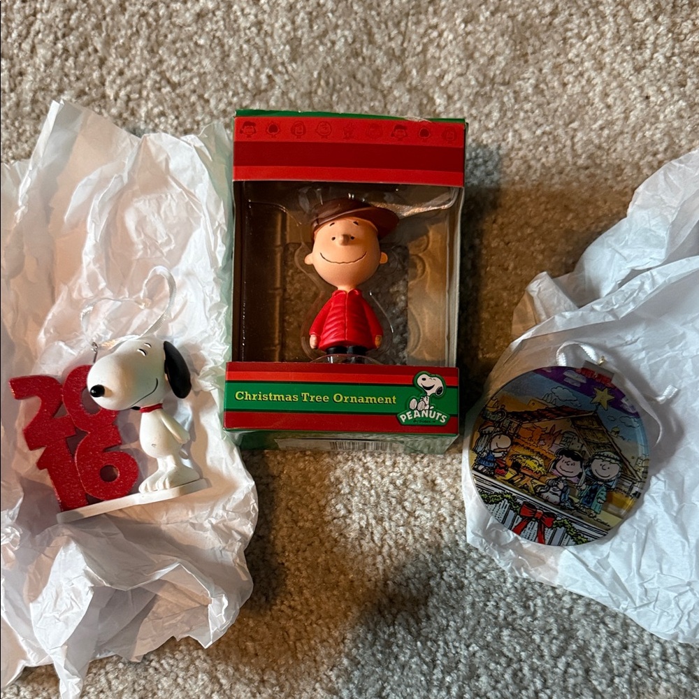 Peanuts Holiday Ornament Set - Red, White, and Multicolor